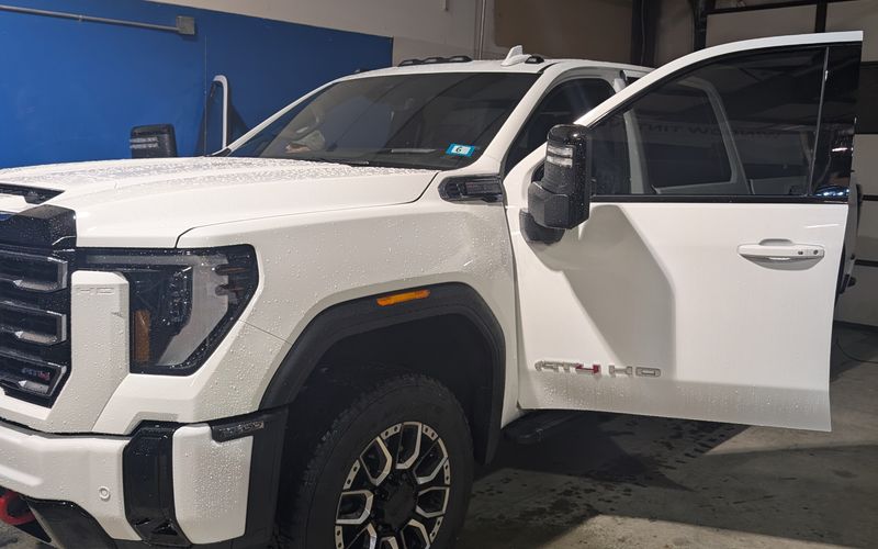 What’s Better: Tinting Windows Yourself Or Hiring A Professional Tinter?